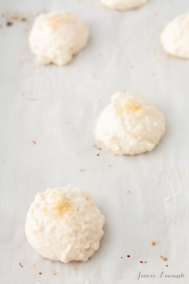 Biscuits by volume Scoops of biscuit dough