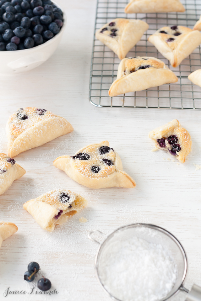 Mini-blueberry-almond-pies