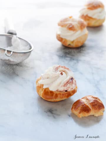 choux à la crème - cream puffs