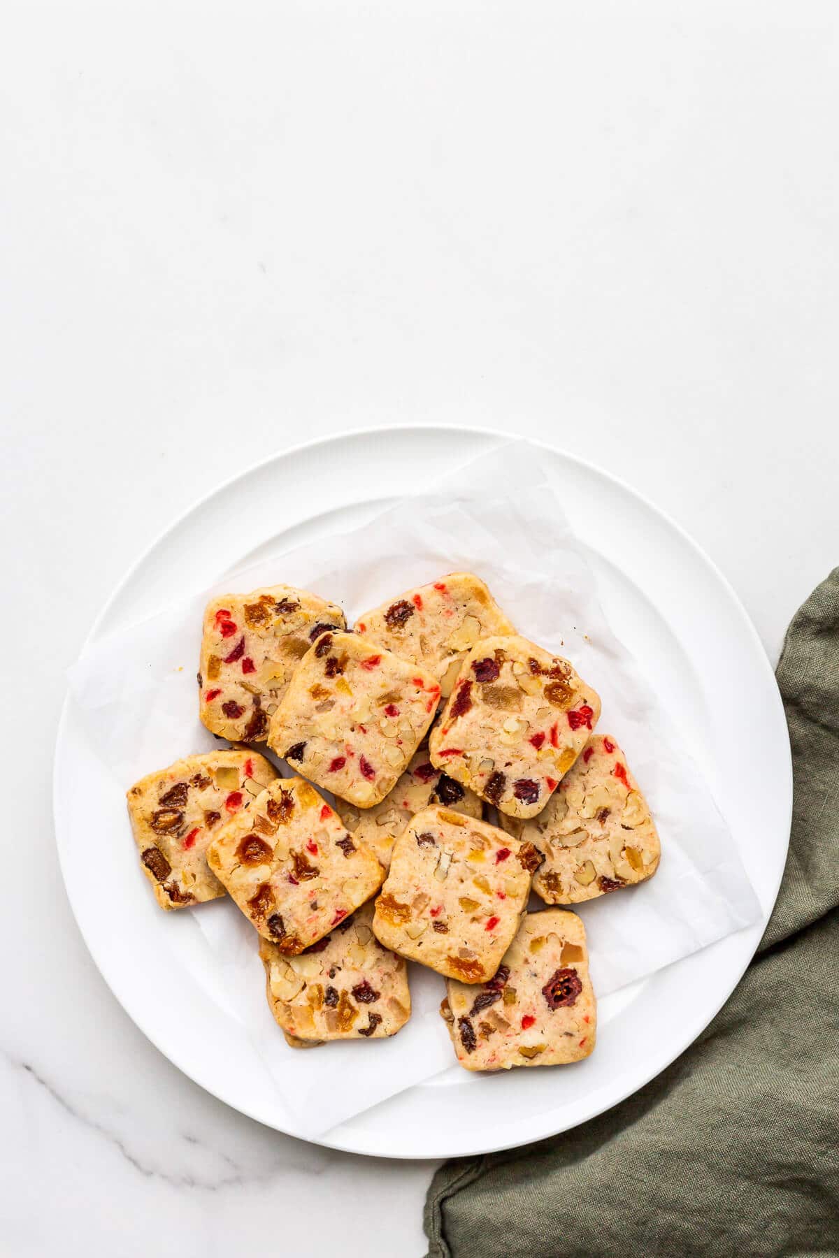 A plate of fruitcake cookies ready to be served.