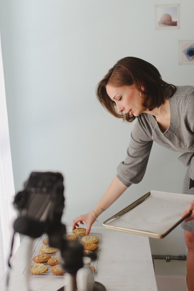 Janice Lawandi Janice Lawandi styling cookies