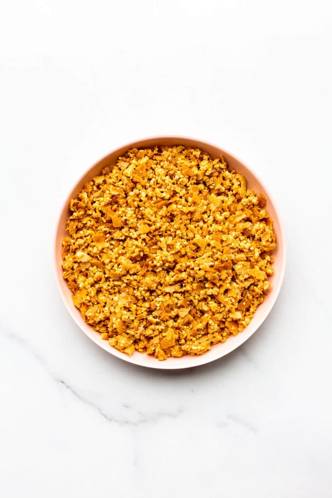 Peanut crunch topping for layer cakes and sundaes.