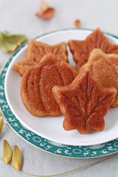 pumpkin spice whoopie pies