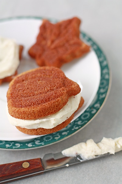 pumpkin spice whoopie pies